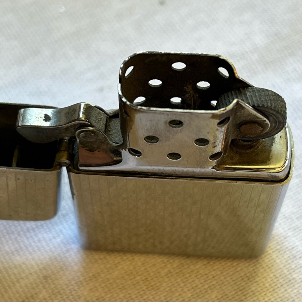 Zippo Bradford 1947-1949 Vintage Engine Turned Lighter - Picture 11 of 15